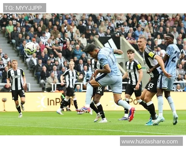 热刺大胜拜仁3-0乌龙球成比赛转折点引发全场热议