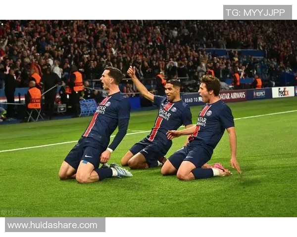 西甲激战：里昂大胜拜仁三球横扫引发全场狂欢