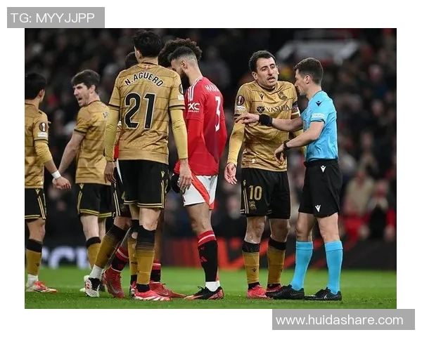 欧联杯曼联大胜本菲卡帽子戏法引发全场狂欢战术分析揭秘